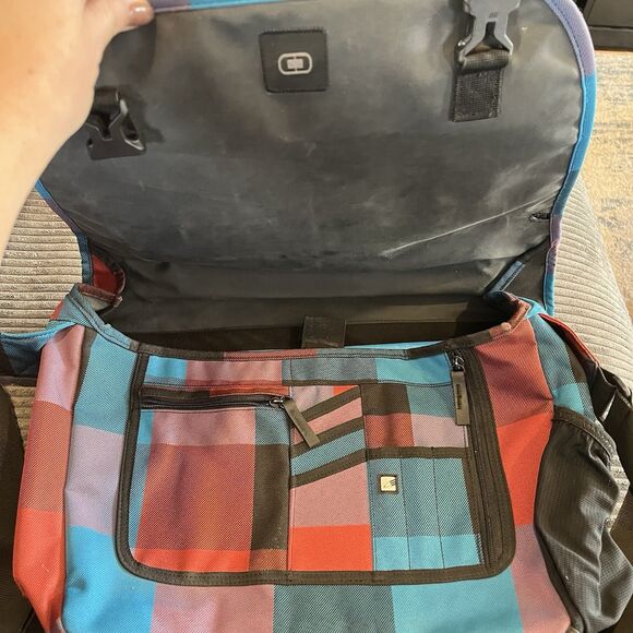 NEW OGIO Tactic 13 Messenger - Blockade Crossbody Laptop - Picture 3 of 16